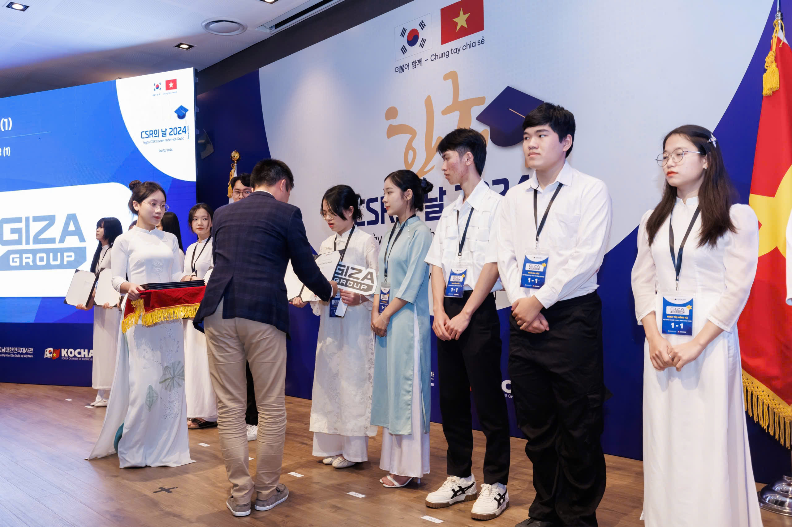 z6111431406996_72b6e0729a079290523f0e104b5d9031